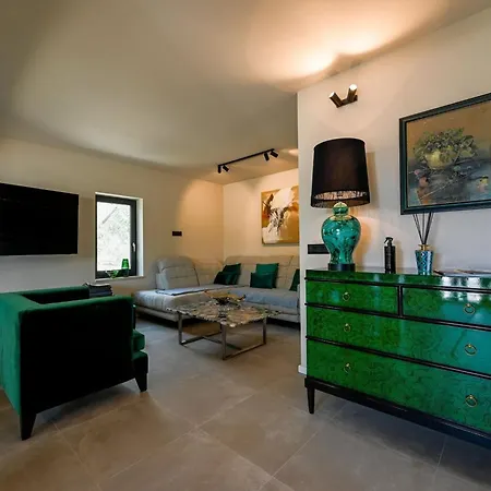 Radiant And Secluded With Pool - Three Bedroom With Pool Rovinj