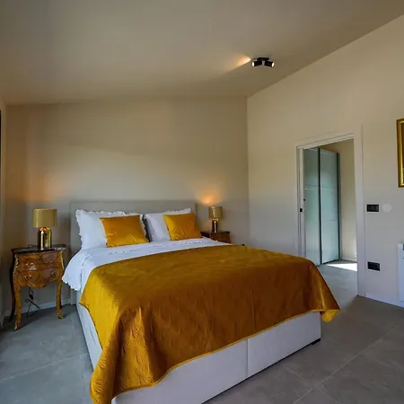 Vila Radiant And Secluded With Pool - Three Bedroom With Pool