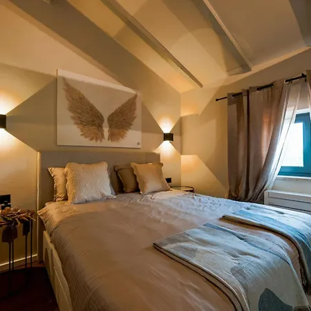 Vila Radiant And Secluded With Pool - Three Bedroom With Pool Rovinj